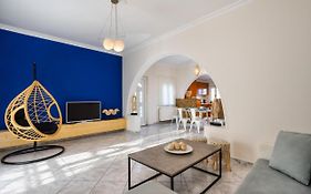 Modern 2 Bed Apartment In Downtown Of Fira