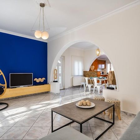 Modern 2 Bed Apartment In Downtown Of Fira Esterno foto