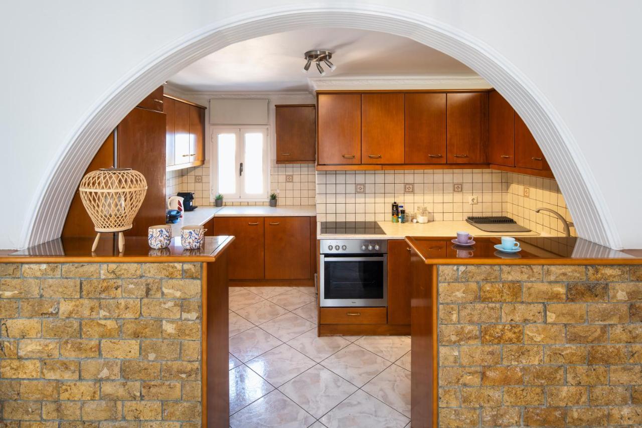 Modern 2 Bed Apartment In Downtown Of Fira Esterno foto